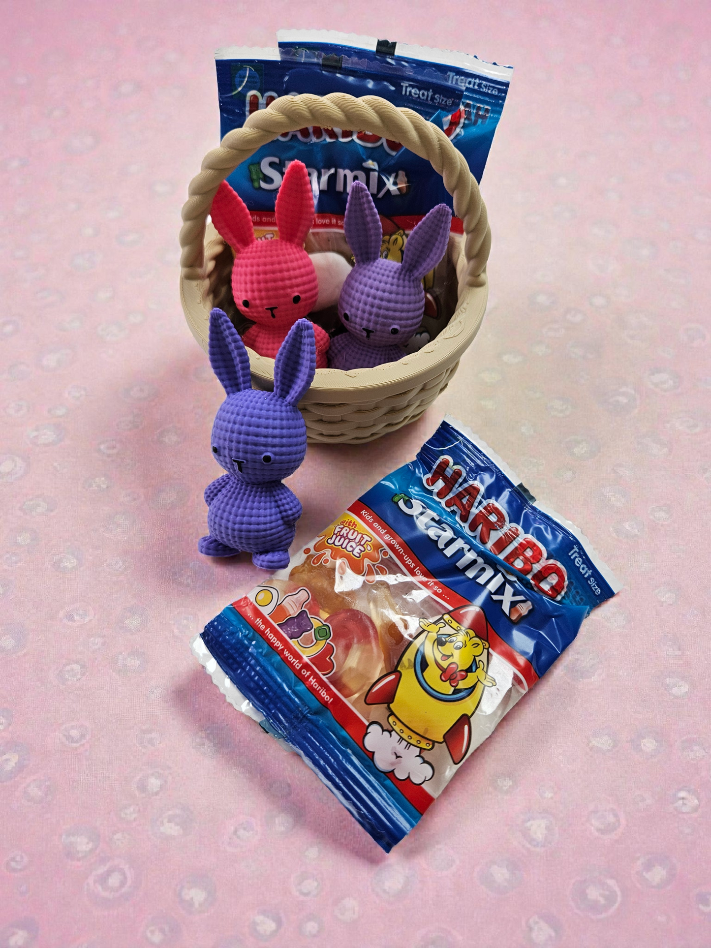 3D Printed Easter Basket with Sweets / Chocolate Eggs and Bunnies